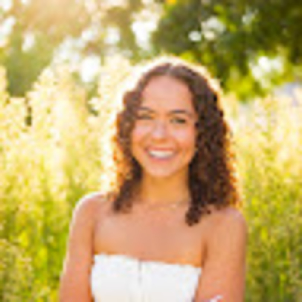 Meet your Posher, Alyssa